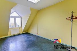 Lokal o pow. 77,30 m.kw. Os. Przyjaźni